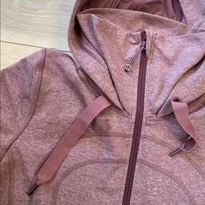 Lululemon jacket size 8 RARE/ SOLD OUT like new